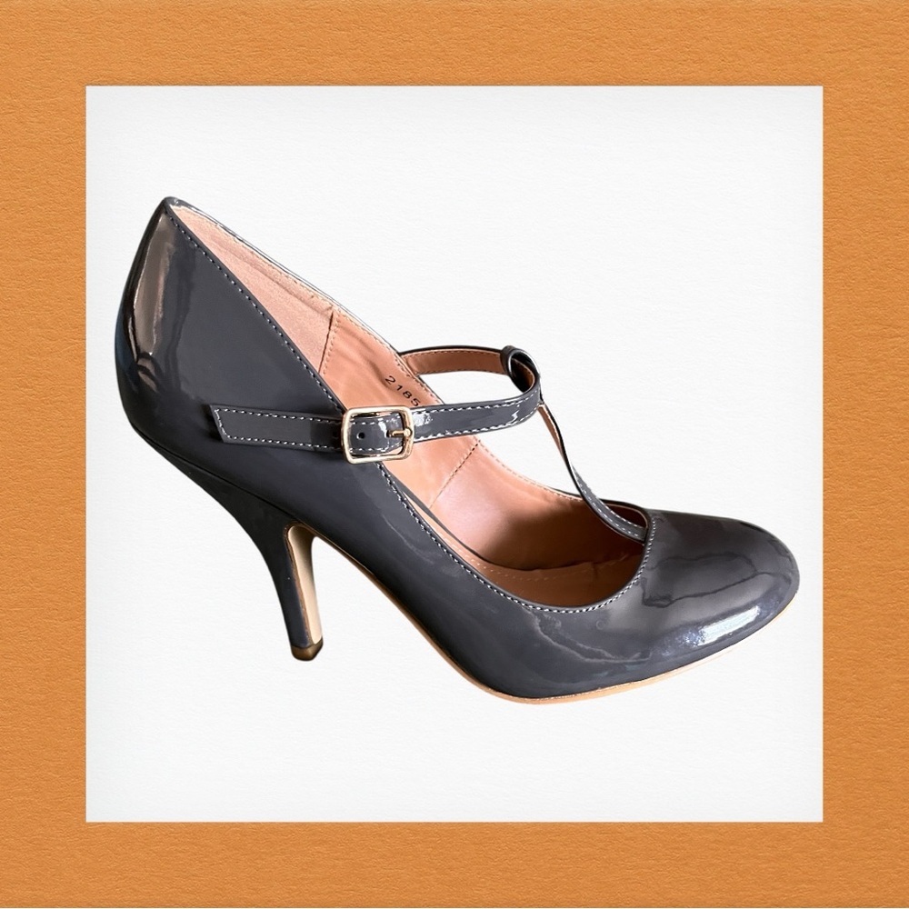 ✨ JC Gray Patent Leather T-Strap Heels – Size 8 ✨